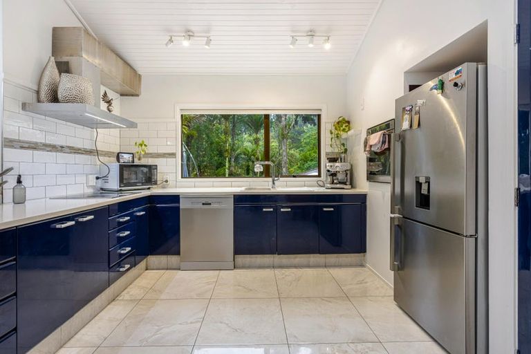 Photo of property in 719 Scenic Drive, Henderson Valley, Auckland, 0612