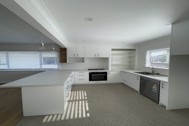 Photo of property in 25 Waimea Street, Westown, New Plymouth, 4310