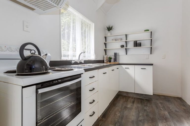 Photo of property in 2/54 Hungerford Road, Houghton Bay, Wellington, 6023