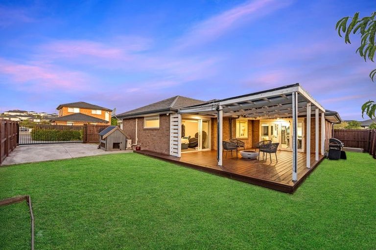 Photo of property in 37 Wellfield Drive, Papakura, 2110