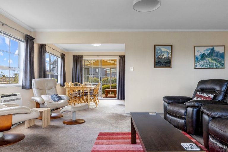 Photo of property in 17 Saint James Street, Richmond Heights, Taupo, 3330