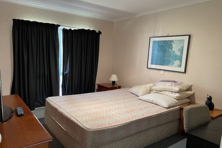 Photo of property in 21 Frank Knight Place, Waiuku, 2123