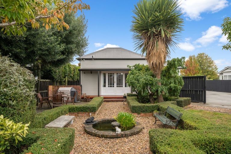 Photo of property in 12 Medway Street, Richmond, Christchurch, 8013