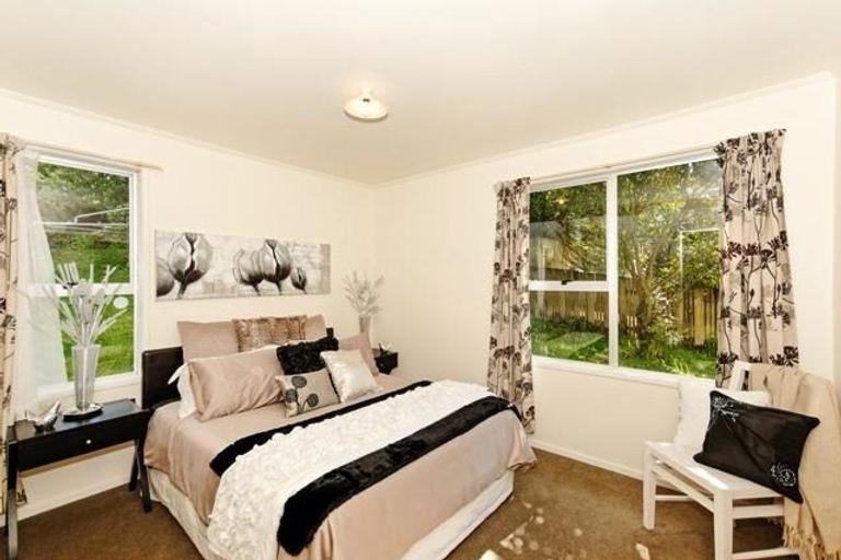 Photo of property in 7 Kemp Road, Massey, Auckland, 0614