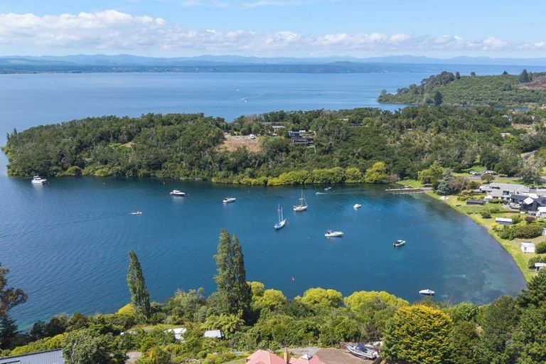 Photo of property in 892 Acacia Bay Road, Acacia Bay, Taupo, 3330