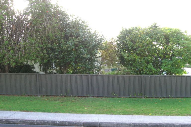 Photo of property in 58 Tiroroa Avenue, Te Atatu South, Auckland, 0610
