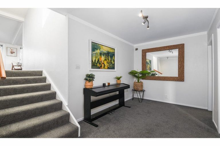 Photo of property in 3 Tirita Street, Kawaha Point, Rotorua, 3010