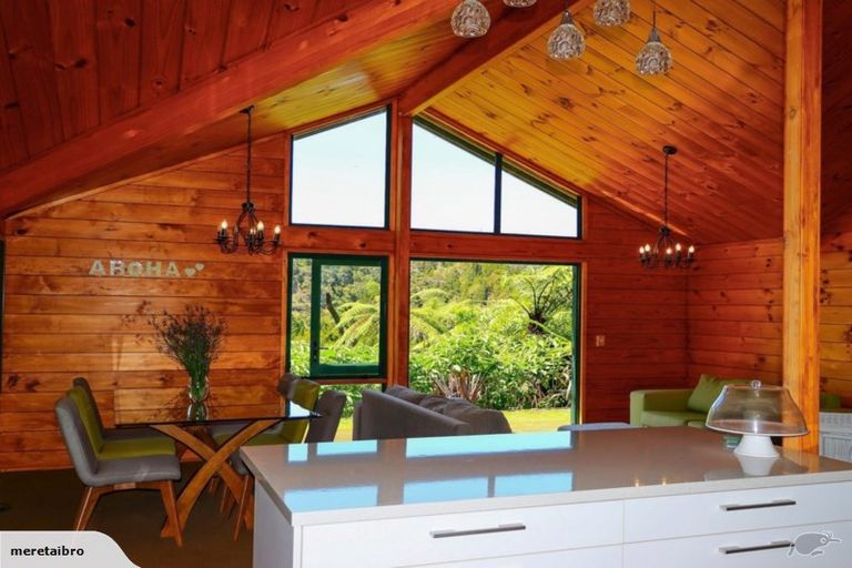 Photo of property in 86 Stoney Creek Drive, Waitakere, Henderson, 0782