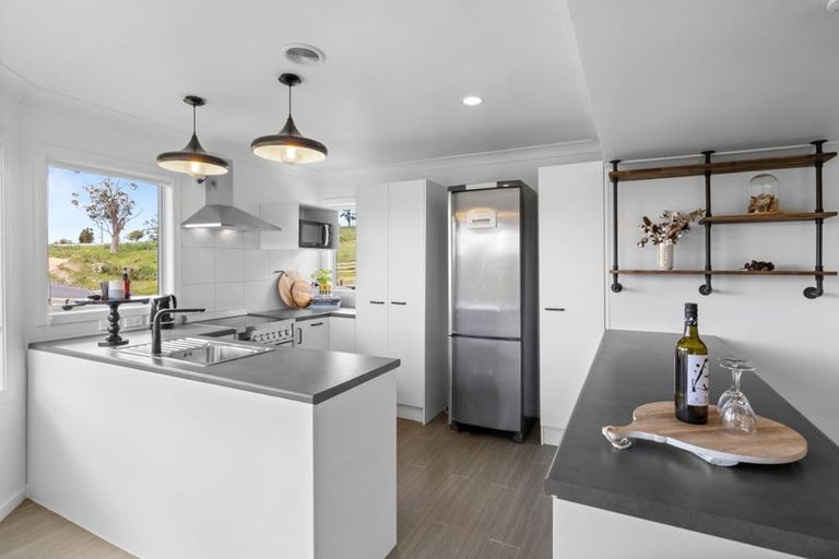 Photo of property in 6 Protea Lane, Kaiwaka, 0573