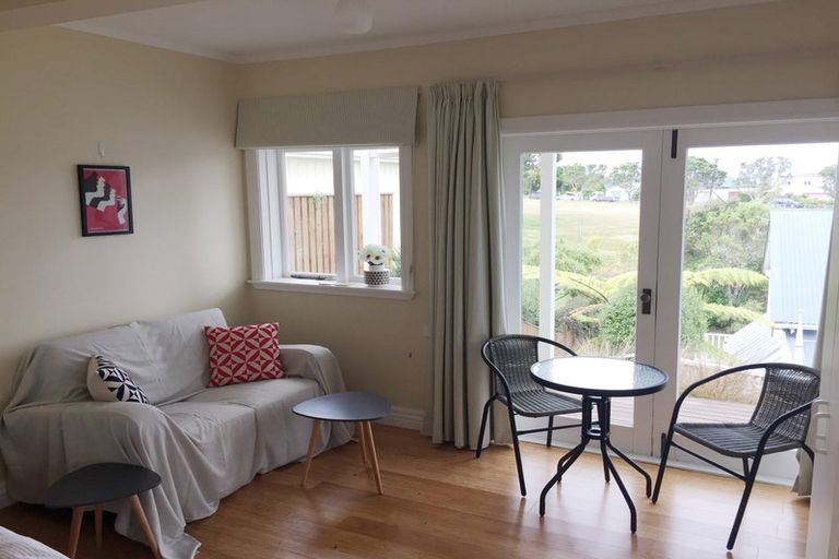 Photo of property in 19 Harbour View Road, Northland, Wellington, 6012