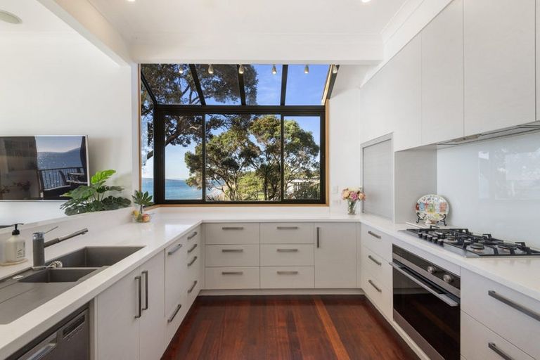 Photo of property in 19 View Road, Campbells Bay, Auckland, 0630