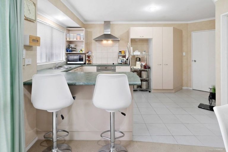 Photo of property in 70 Armoy Drive, East Tamaki, Auckland, 2016