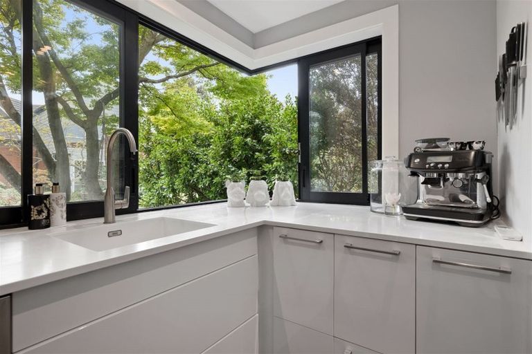 Photo of property in 2/17 Woodford Terrace, Ilam, Christchurch, 8053