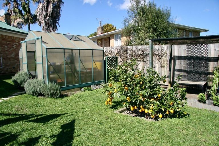 Photo of property in 70 Great South Road, Huntly, 3700