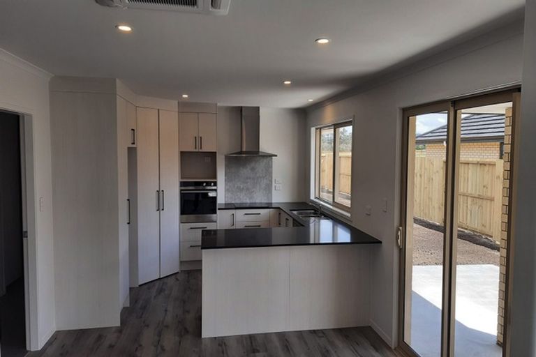 Photo of property in 91 Kaurinui Crescent, One Tree Point, 0118