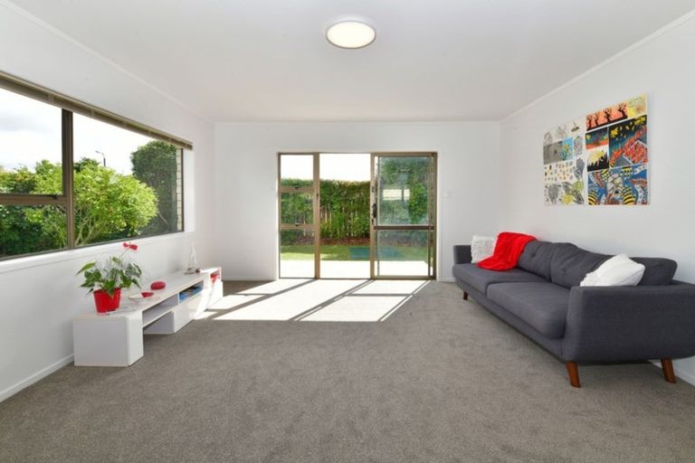 Photo of property in 2/26 Hatton Road, Orewa, 0931