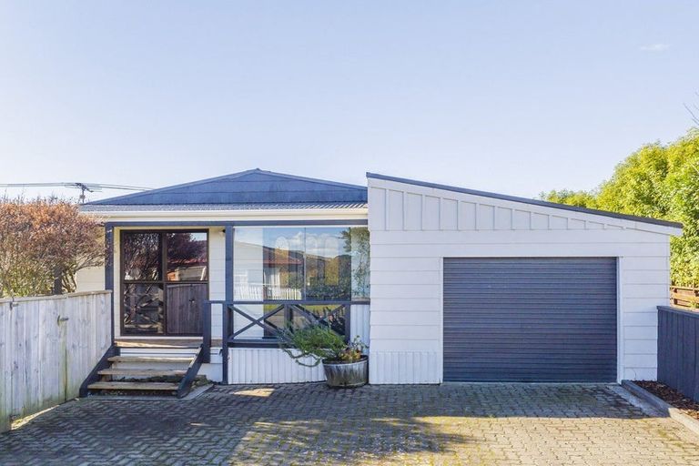 Photo of property in 29a Oriwa Street, Waikanae, 5036