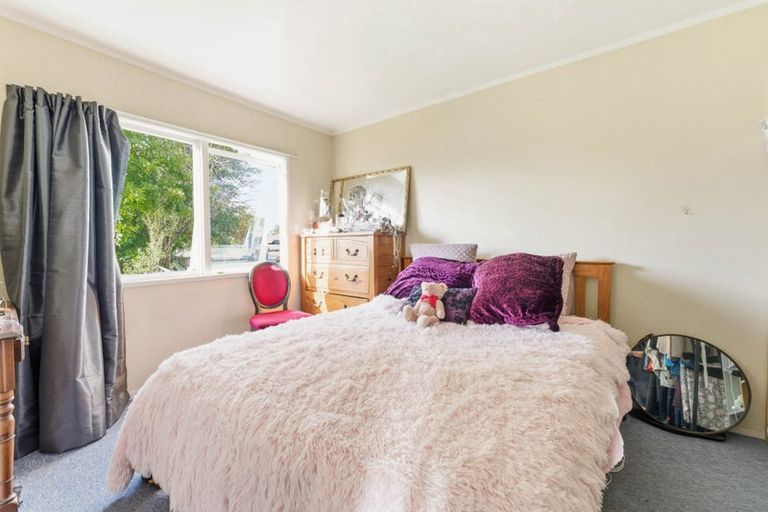 Photo of property in 170 Mahia Road, Wattle Downs, Auckland, 2103