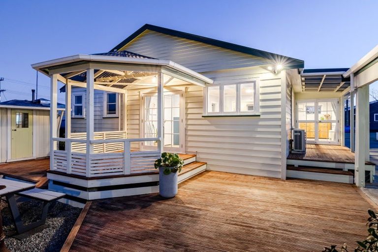 Photo of property in 1 Edward Street, Pahiatua, 4910