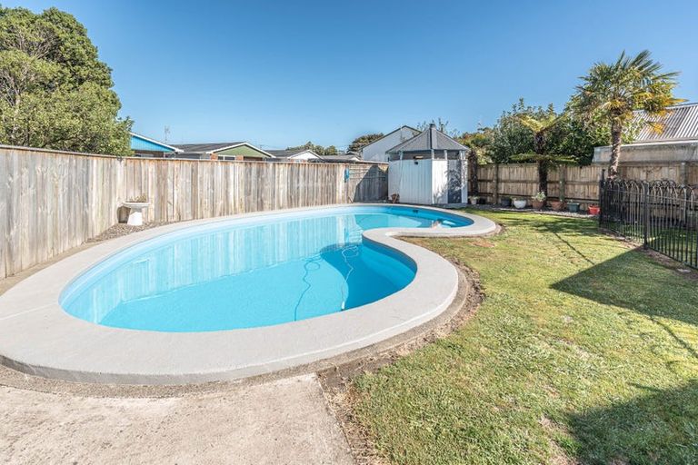 Photo of property in 9 Great North Road, Saint Johns Hill, Whanganui, 4501