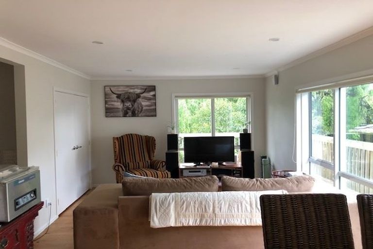 Photo of property in 32 Paramu Avenue, Birkdale, Auckland, 0626