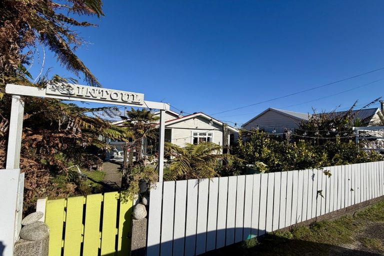 Photo of property in 4 Rintoul Street, Westport, 7825