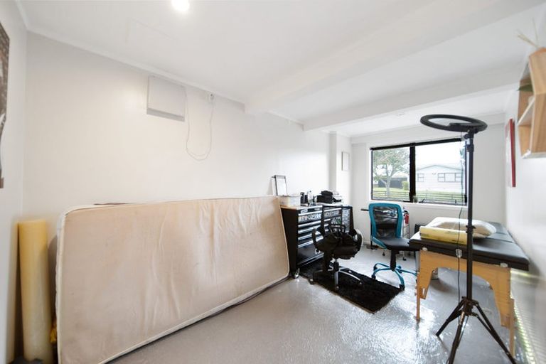 Photo of property in 12 Ronald Place, Manurewa, Auckland, 2102