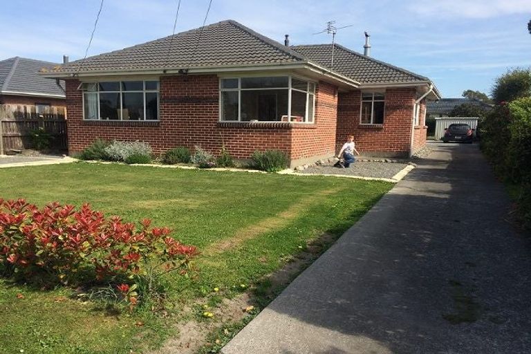 Photo of property in 2 Nyoli Street, Northcote, Christchurch, 8052