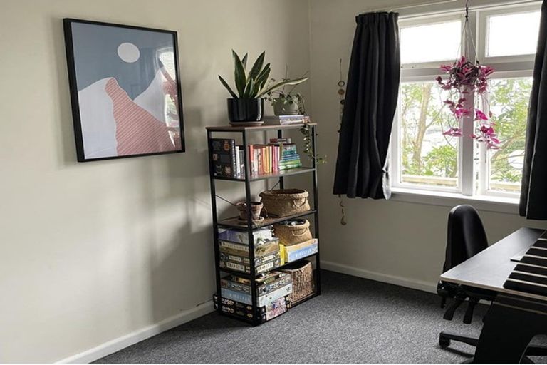 Photo of property in 26 Lerwick Terrace, Melrose, Wellington, 6023