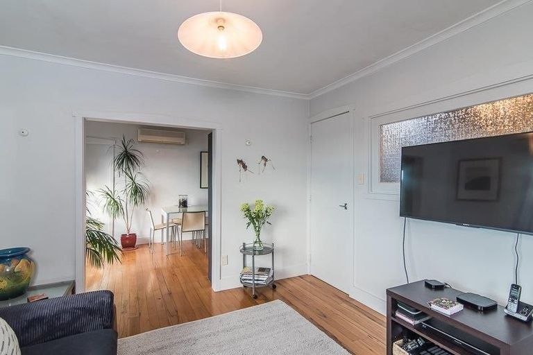 Photo of property in 92 Duncan Terrace, Kilbirnie, Wellington, 6022