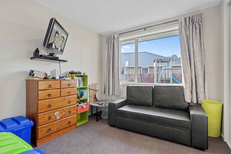Photo of property in 172 Pacific Road, North New Brighton, Christchurch, 8083