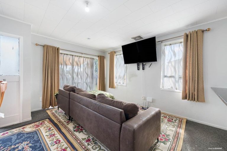 Photo of property in 1/12 Naomi Place, Manurewa, Auckland, 2102