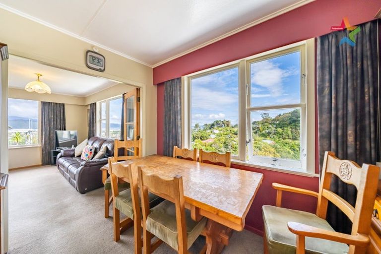 Photo of property in 35 Normandale Road, Normandale, Lower Hutt, 5010