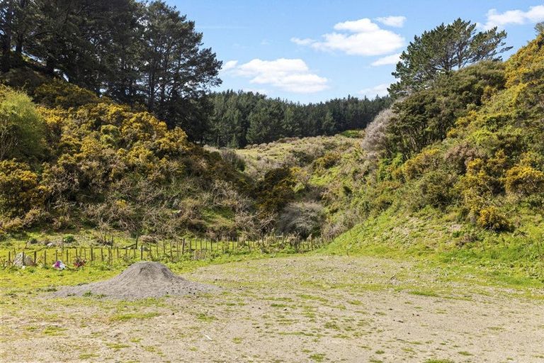 Photo of property in 520 Makara Road, Makara, 6972