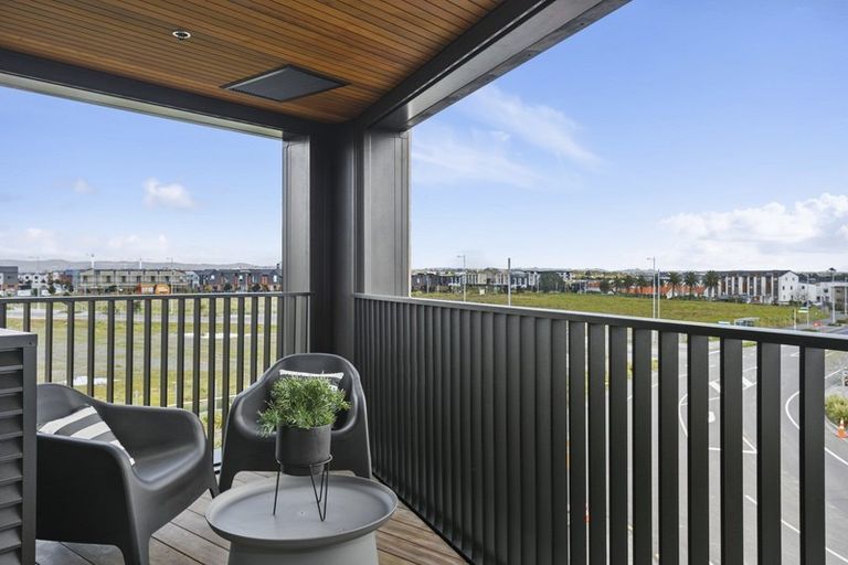 Photo of property in 306/2 Launch Road, Hobsonville, Auckland, 0616