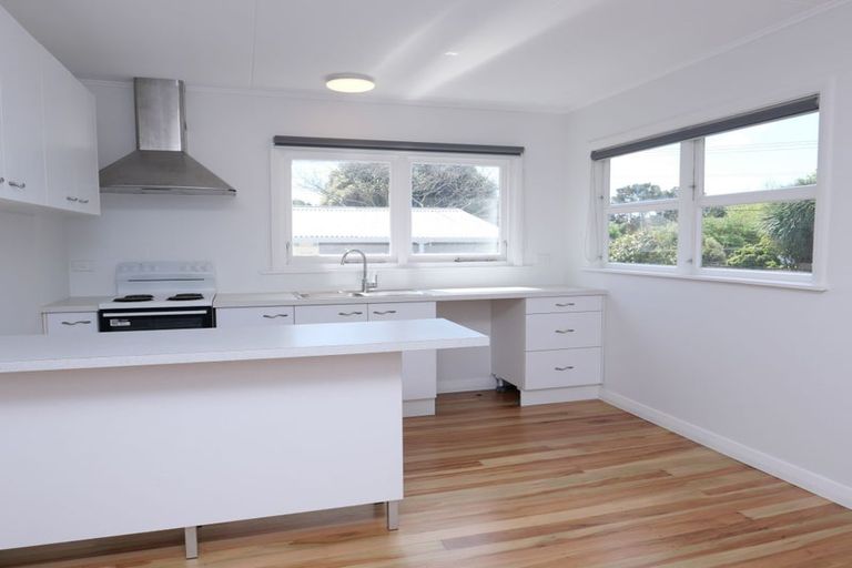 Photo of property in 2 Lorien Court, Raumati Beach, Paraparaumu, 5032