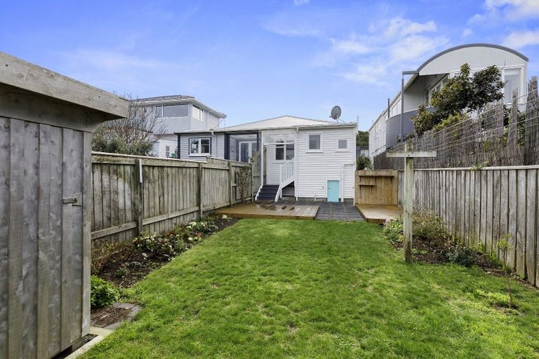 Photo of property in 23 Trent Street, Island Bay, Wellington, 6023