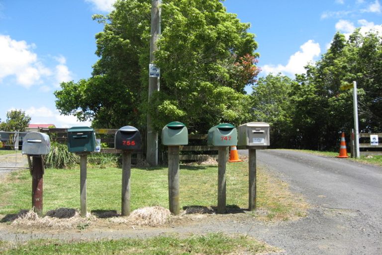 Photo of property in 747 Great South Road, Runciman, Drury, 2578