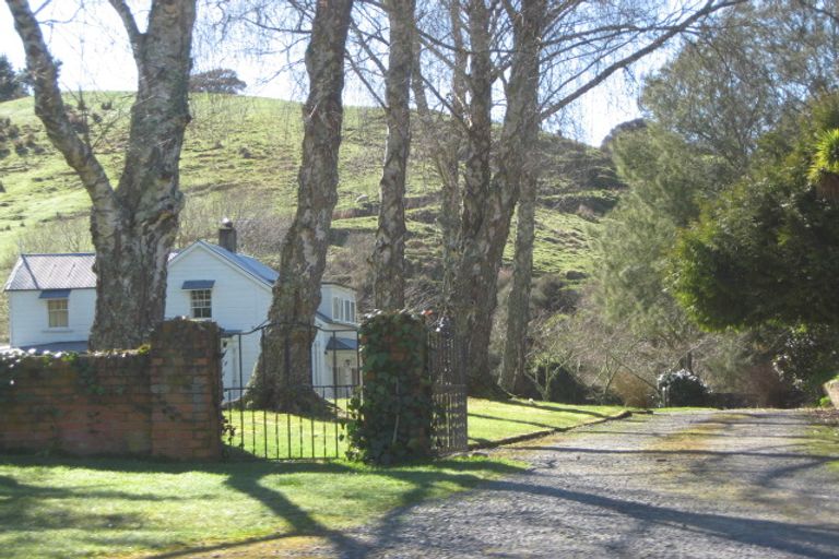 Photo of property in 48 Ongo Road, Hunterville, 4730