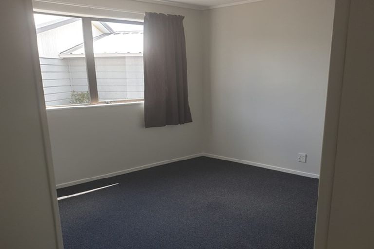 Photo of property in 14b Sandspit Road, Waiuku, 2123