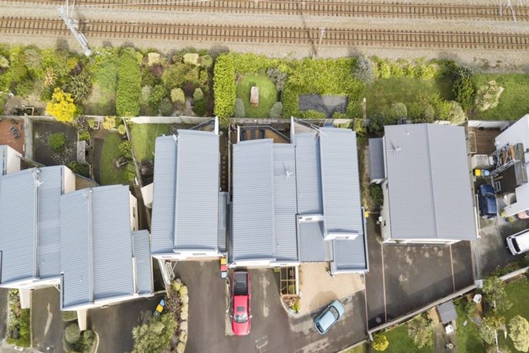 Photo of property in 8 Marina View, Paremata, Porirua, 5026