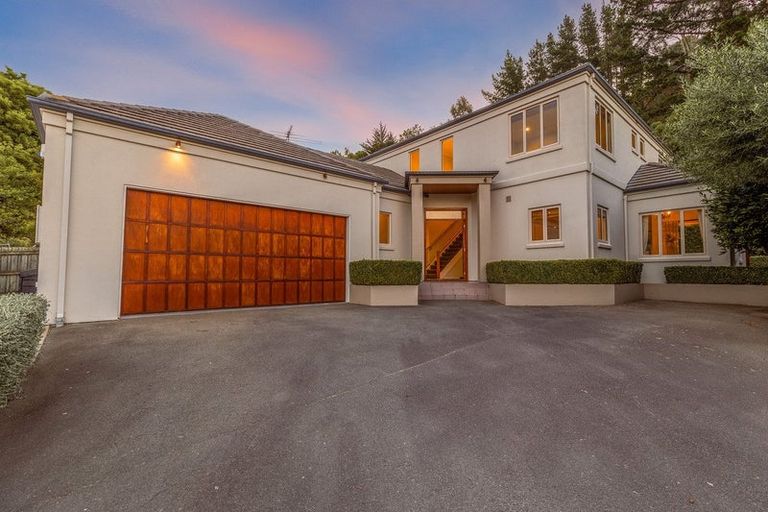 Photo of property in 16 Basil Place, Mount Pleasant, Christchurch, 8081