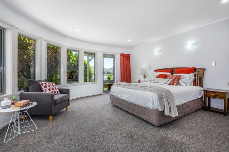 Photo of property in 22 Molyneux Close, Whitby, Porirua, 5024