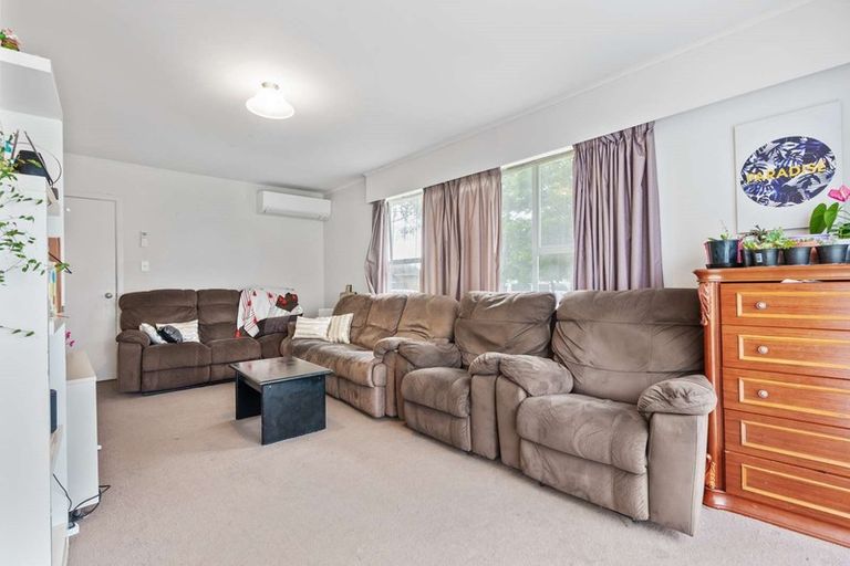 Photo of property in 1 Ronald Place, Manurewa, Auckland, 2102
