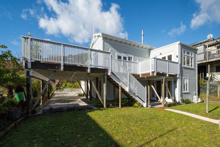 Photo of property in 5 Taranaki Street, Picton, 7220