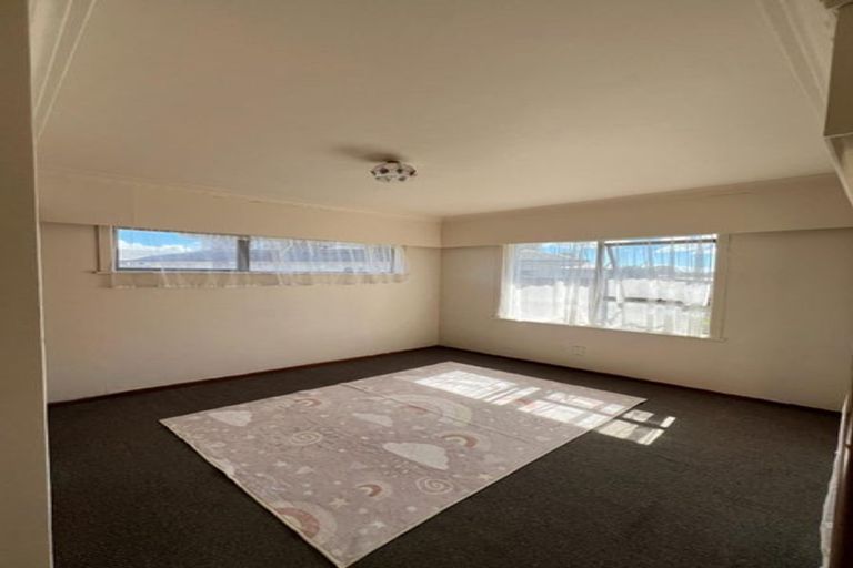 Photo of property in 3a Sutton Crescent, Papatoetoe, Auckland, 2025