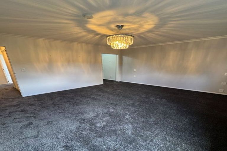 Photo of property in 2/281 Memorial Avenue, Burnside, Christchurch, 8053