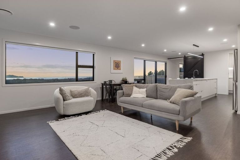 Photo of property in 94 Kotare Street, Waikanae, 5036