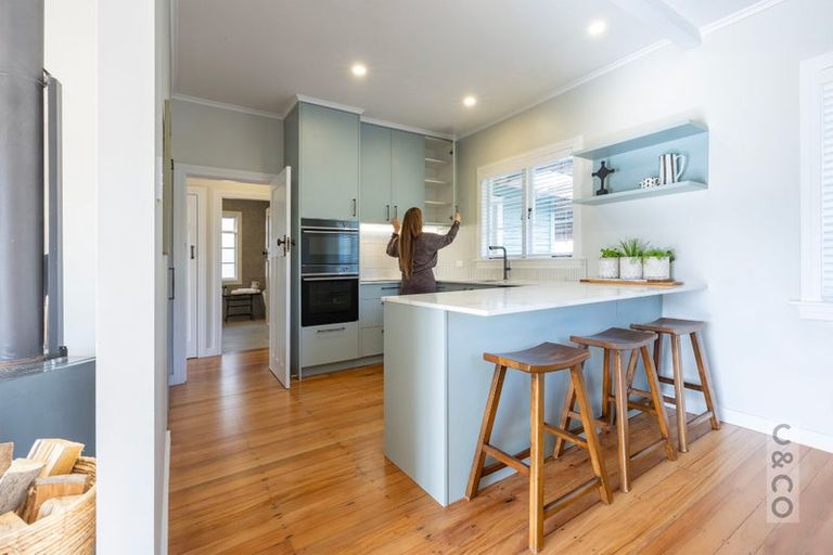 Photo of property in 29 Cambridge Road, Riverhead, 0820