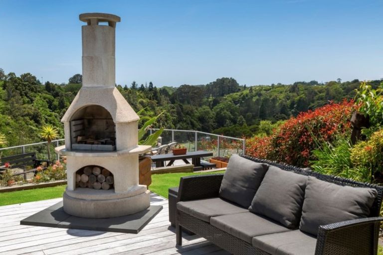 Photo of property in 321a Mangorei Road, Merrilands, New Plymouth, 4312